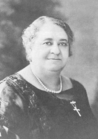 BrendaDardenW's tweet photo. Maggie Lena Walker! First Black woman to charter a bank in the US and serve as its president! Hats off to Ms. Walker! American business woman! #overrepresent #unerasable @AnitaB_org https://t.co/OB1wzWuCCa
