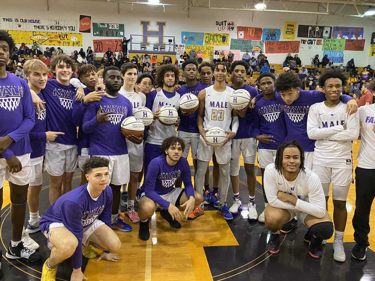 MaleBulldogs's tweet photo. 🏀🏀Male 62 Trinity 53.  A special team..has defeated Ballard &amp; Trinity in regular season games in back 2 back years.  Enjoy these memories. 7th Region is only for heavyweights.  Scheduling matters.
Lots to improve on to be Regional Champs🏆. Keep working.
#HoptownTim
#Family https://t.co/m6BePgtpn9