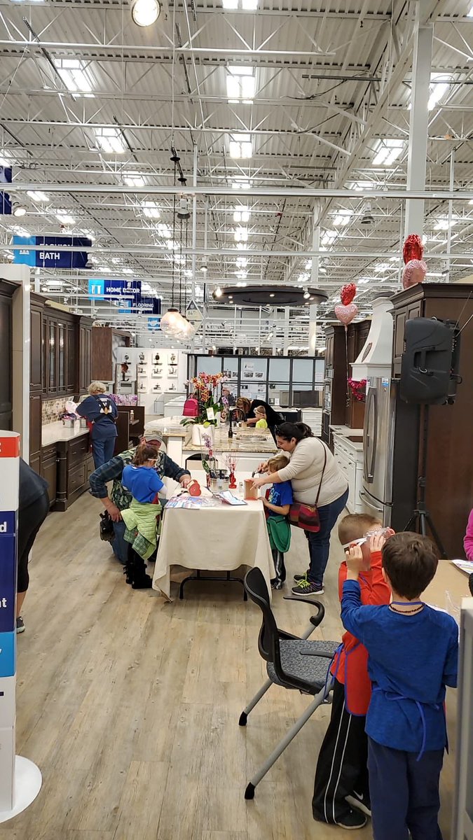 dantep_lowes's tweet photo. Great Day @Lowes kicking off our First Kids Workshop. #Store2238 #District1270 @Johntkinder https://t.co/x9EdXgohn6