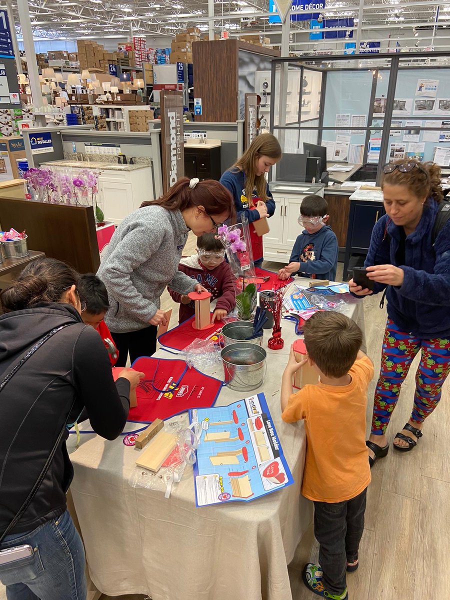 dantep_lowes's tweet photo. Great Day @Lowes kicking off our First Kids Workshop. #Store2238 #District1270 @Johntkinder https://t.co/x9EdXgohn6