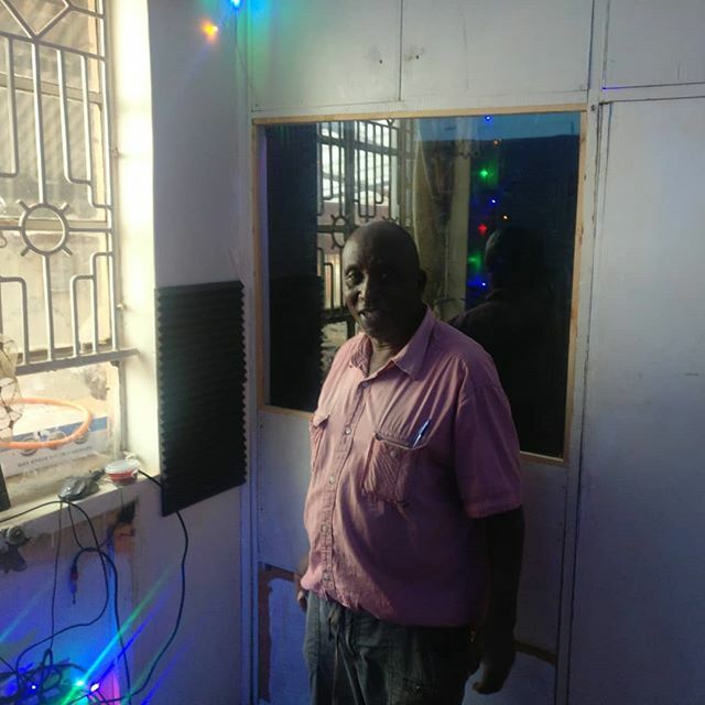 VERMONSEIDEL's tweet photo. Mr Kirago, my first carpenter on our Microjobs platform. He built our recording booth. he is an amazing Carpenter, for details inbox (kikuyu, Gitaru, Wangige, Kinoo)
#microjobs #wingersworldwide #leveluptoinfinity #rollinglikethemob https://t.co/l6o5qlRVGO https://t.co/ljStgMNonK