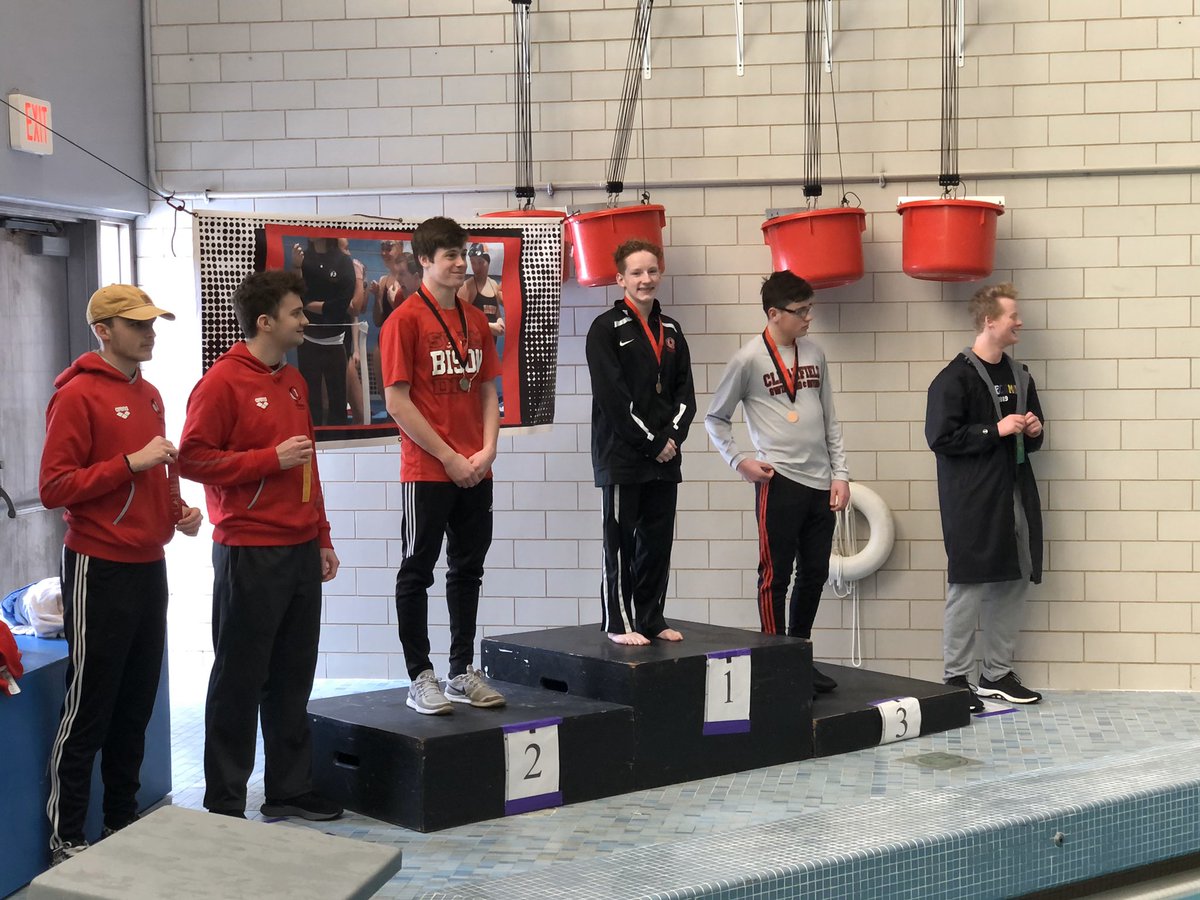 LVSDK_12's tweet photo. Congratulations Nick Roddy for breaking the Mark Hess Invite diving record and to Brooke, Mj, and Jameson for making it on the podium! https://t.co/KU9vAxH3Xs