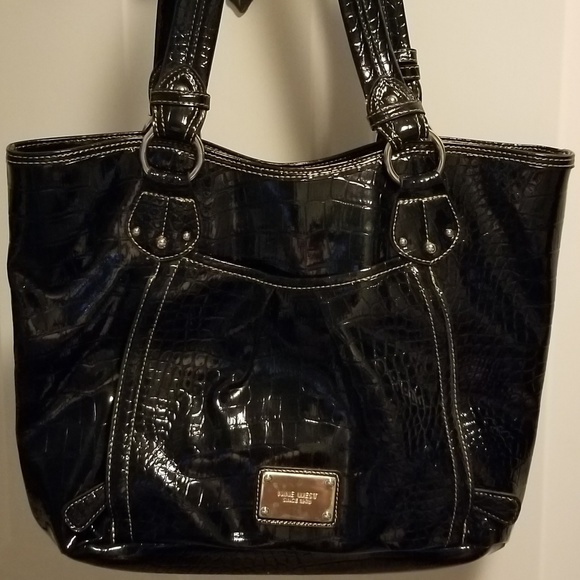 So good I had to share! Check out all the items I'm loving on @Poshmarkapp #poshmark #fashion #style<a href="/tag/fashion"class="tags"><span>#fashion</span></a><a href="/tag/shopmycloset"class="tags"><span>#shopmycloset</span></a><a href="/tag/style"class="tags"><span>#style</span></a><a href="/tag/reebok"class="tags"><span>#reebok</span></a><a href="/tag/ninewest"class="tags"><span>#ninewest</span></a>