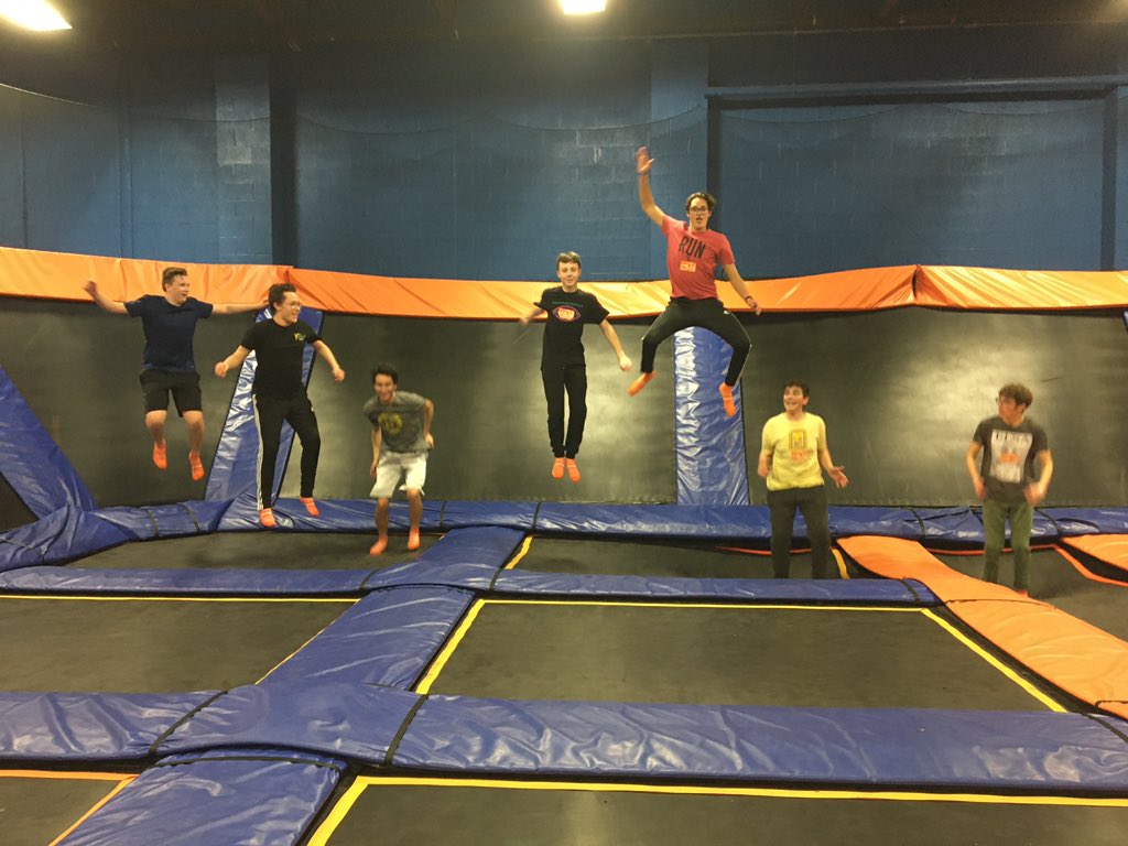 NickJohnsonLive's tweet photo. skyzone https://t.co/aL27oaCrxE