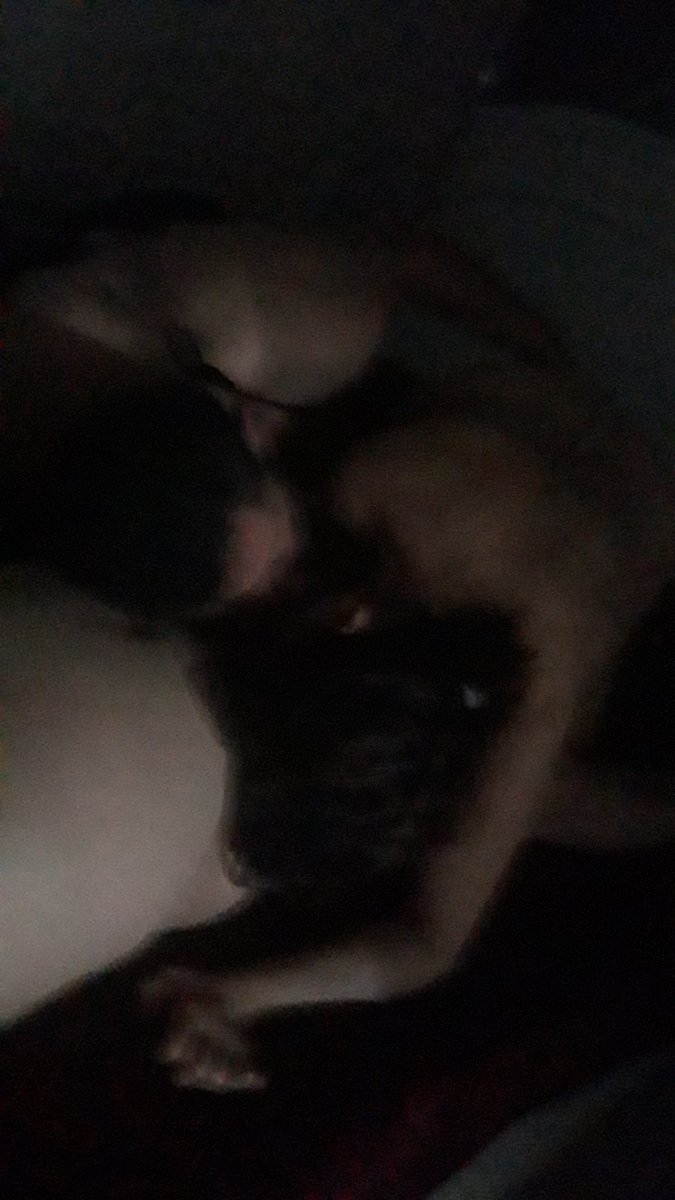 Hım kocacığım bize beraber yalatiyor birazdan ikimizide sikicek varmi isteyen cömert beyler