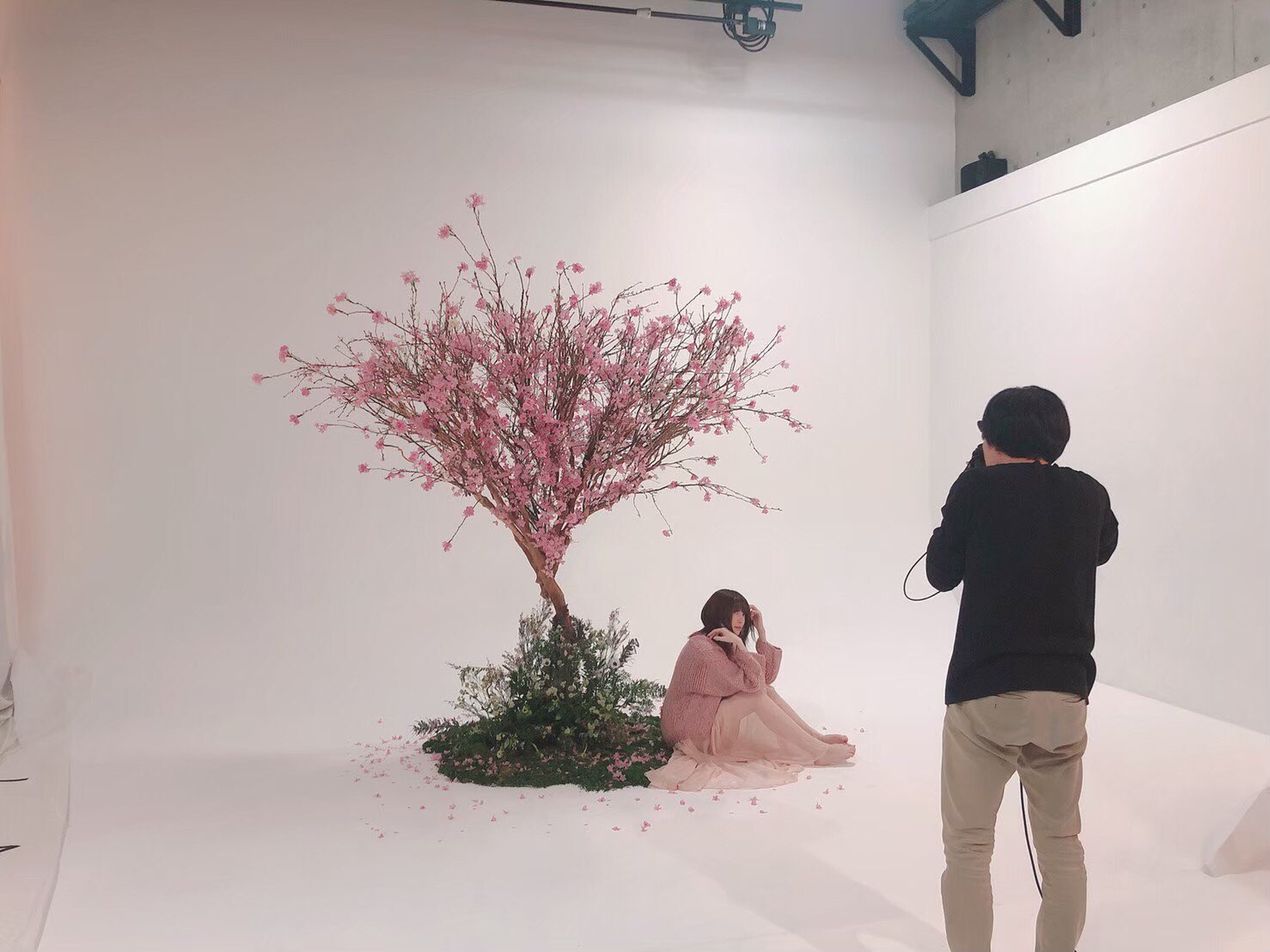 上田麗奈 Empathy 記念パネル 駿河屋 - 【買取】上田麗奈(左手に花) 展示パネル 「『Empathy