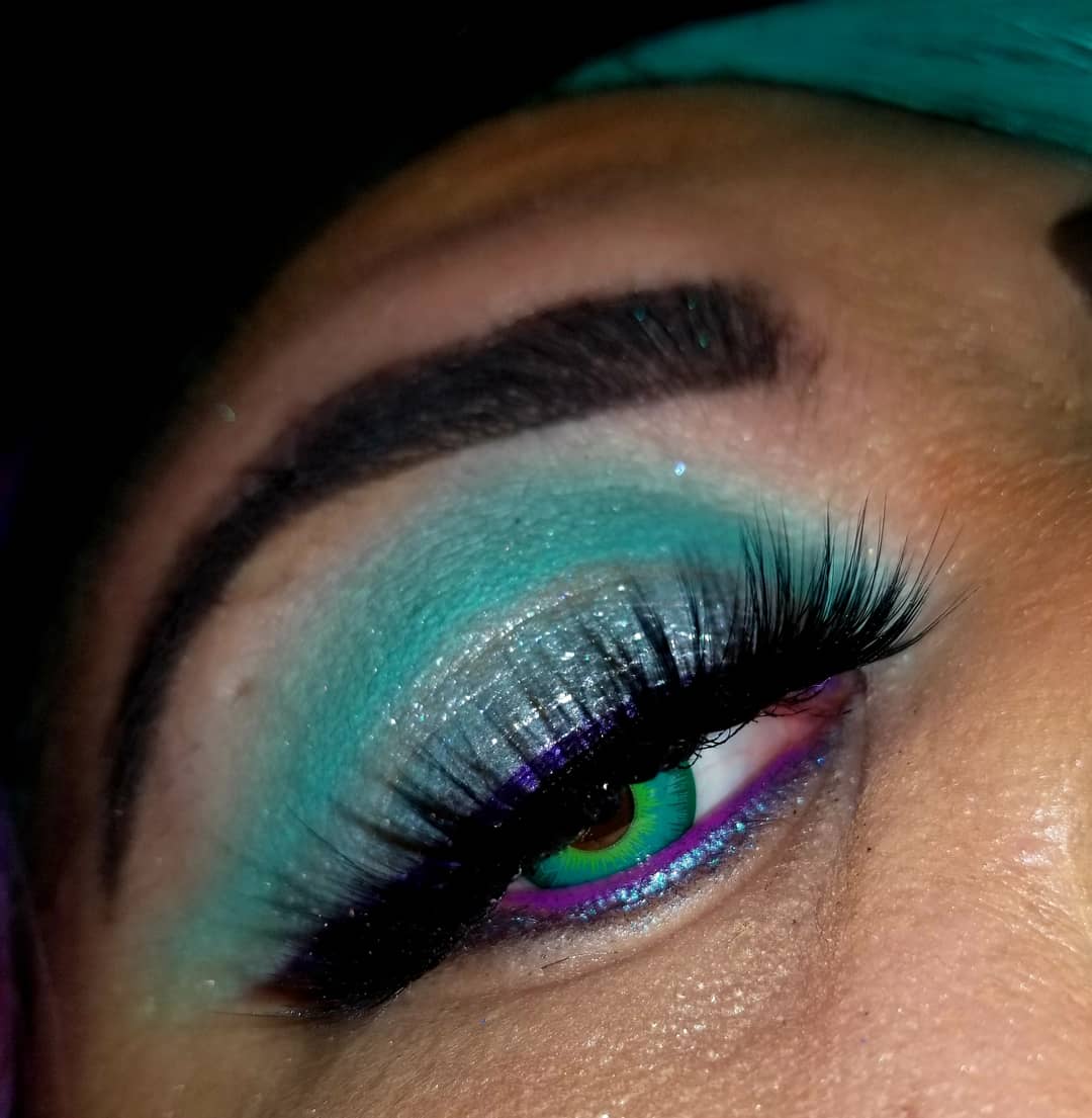 Look I did tonight using the <a href="/hudabeauty/">Huda Beauty</a> Mercury Retrograde palette. Love this palette so beautiful🥰
Also wearing <a href="/RainbowStation/">The Rainbow Station</a> Green Tea contacts <a href="/ABHcosmetics/">Anastasia Beverly Hills</a> mate lipstick in shade cotton candy