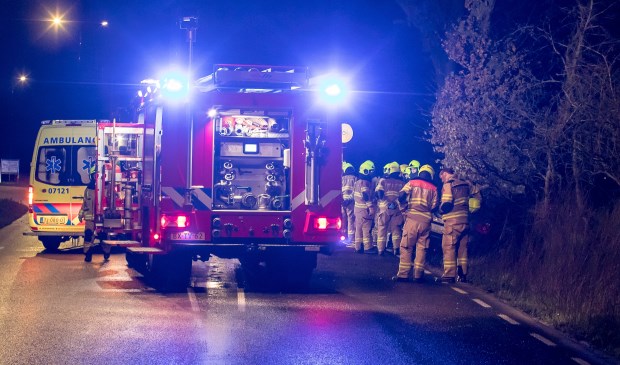 Bestuurder aangehouden na eenzijdig ongeval in De Klomp [De Klomp] Op de Klompersteeg in De Klomp vond in de nacht van zaterdag op zondag een eenzijdig ongeval plaats.