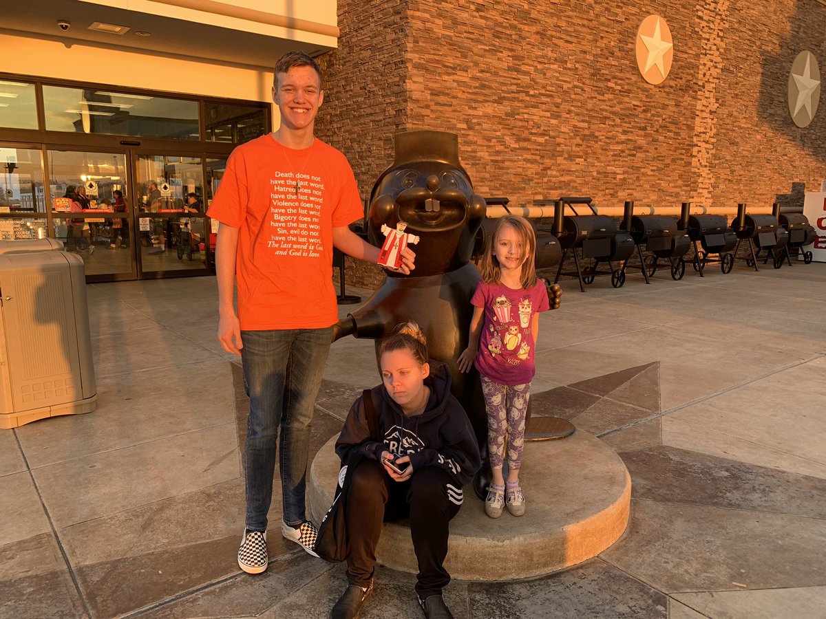 melinda_elsby's tweet photo. Headed home from diocesan council with #flatandy #EDOT #EDOTCouncil @TexasBishop we had to stop for snacks and be sure our Bishop #flatandy stopped at Buc-ee’s https://t.co/PMeDq25mg1