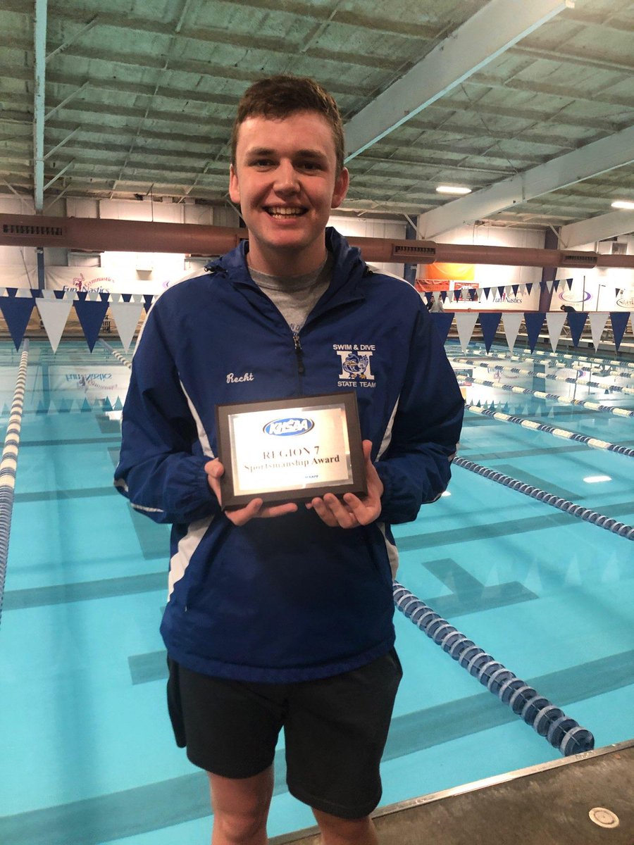 fthhsathletics's tweet image. Senior D. Recht is a Region 7 Champ, but more importantly he earned the Region 7 Sportsmanship Award! Last Season Highlands B. Conley did the same. Coach Johnson won Coach of the Year!
#backtoback #whatwedo
@mcbertasso @FTISSuper @FTHighlandsHS @FTSchools @DivingHhs