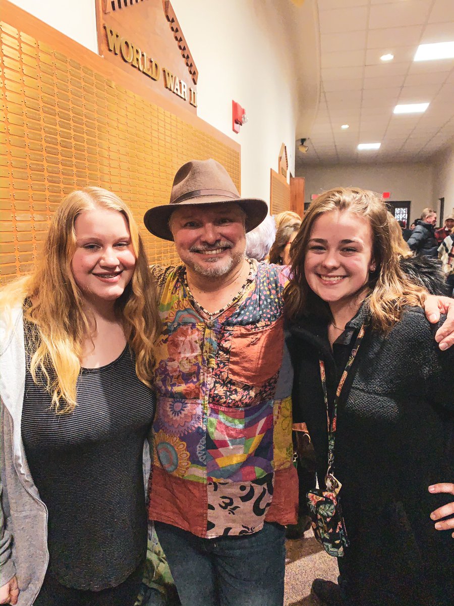 jlawchoir's tweet photo. The show was AMAZING!!! We love #DizzyFish 💕🎶 @jlawadvocate @LawFran2015 https://t.co/yNrmIPraY9