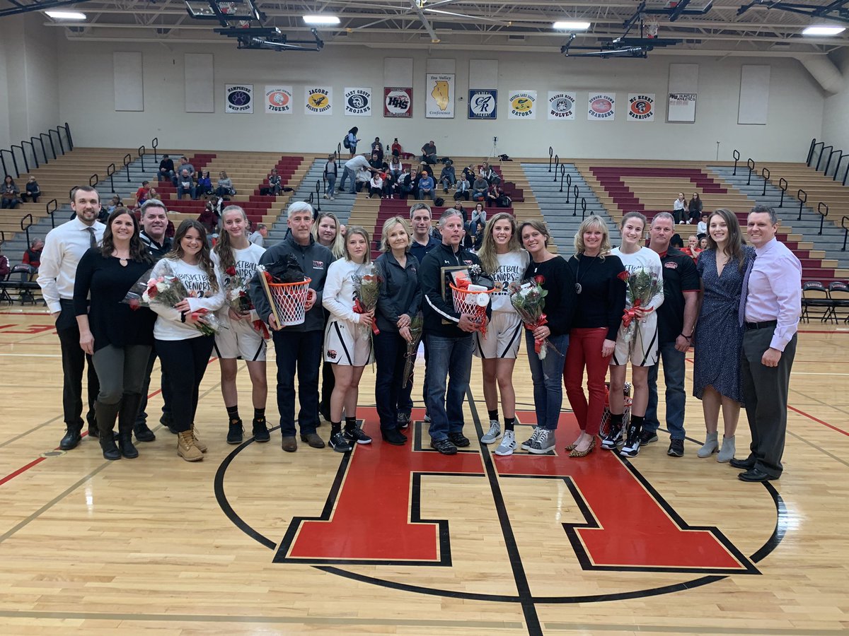 HuntleyGBB's tweet photo. To our seniors Ali, Hadley, Kayla, Sydney, and Anna, thank you! Congratulations on a great four years!

We couldn’t be more proud you and what you have accomplished over the years but we still have more to come. https://t.co/pI7scczKoI