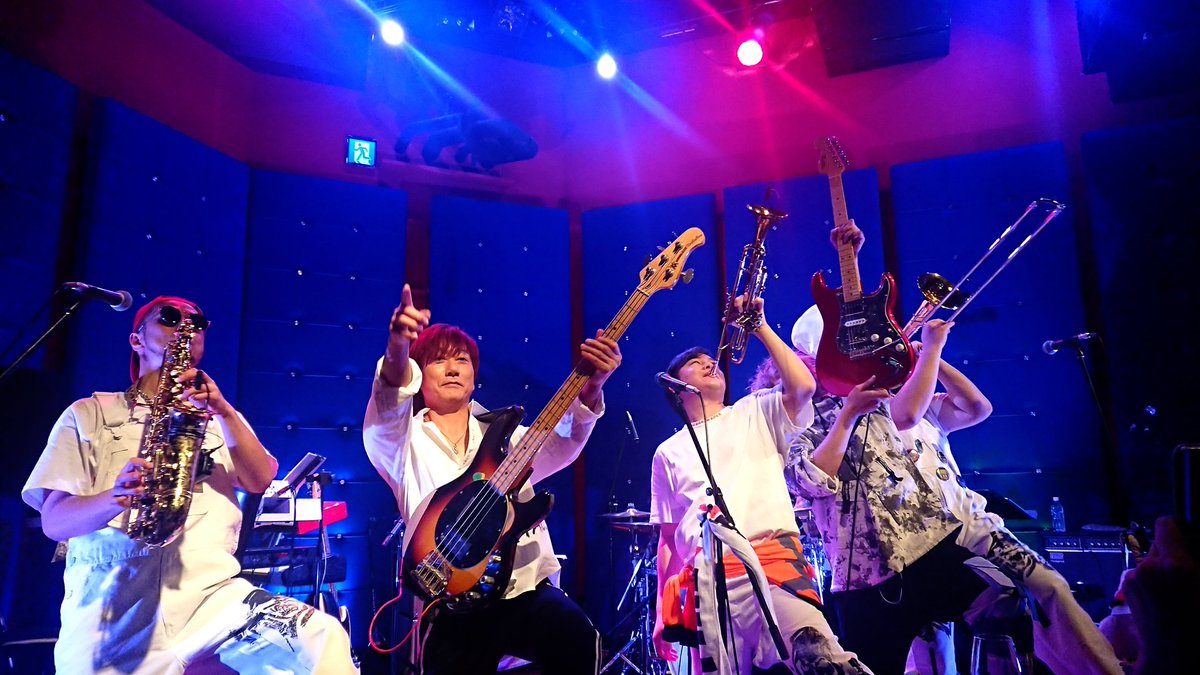 maaaruuumaaa's tweet photo. FIREHORNS(@FIREHORNS)
ワンマンライブ
Rolling Parade @ JZbrat ③
バンドのみなさまも最高すぎて✨
#FIREHORNS
#Rollingparade https://t.co/H8sMT98mFo