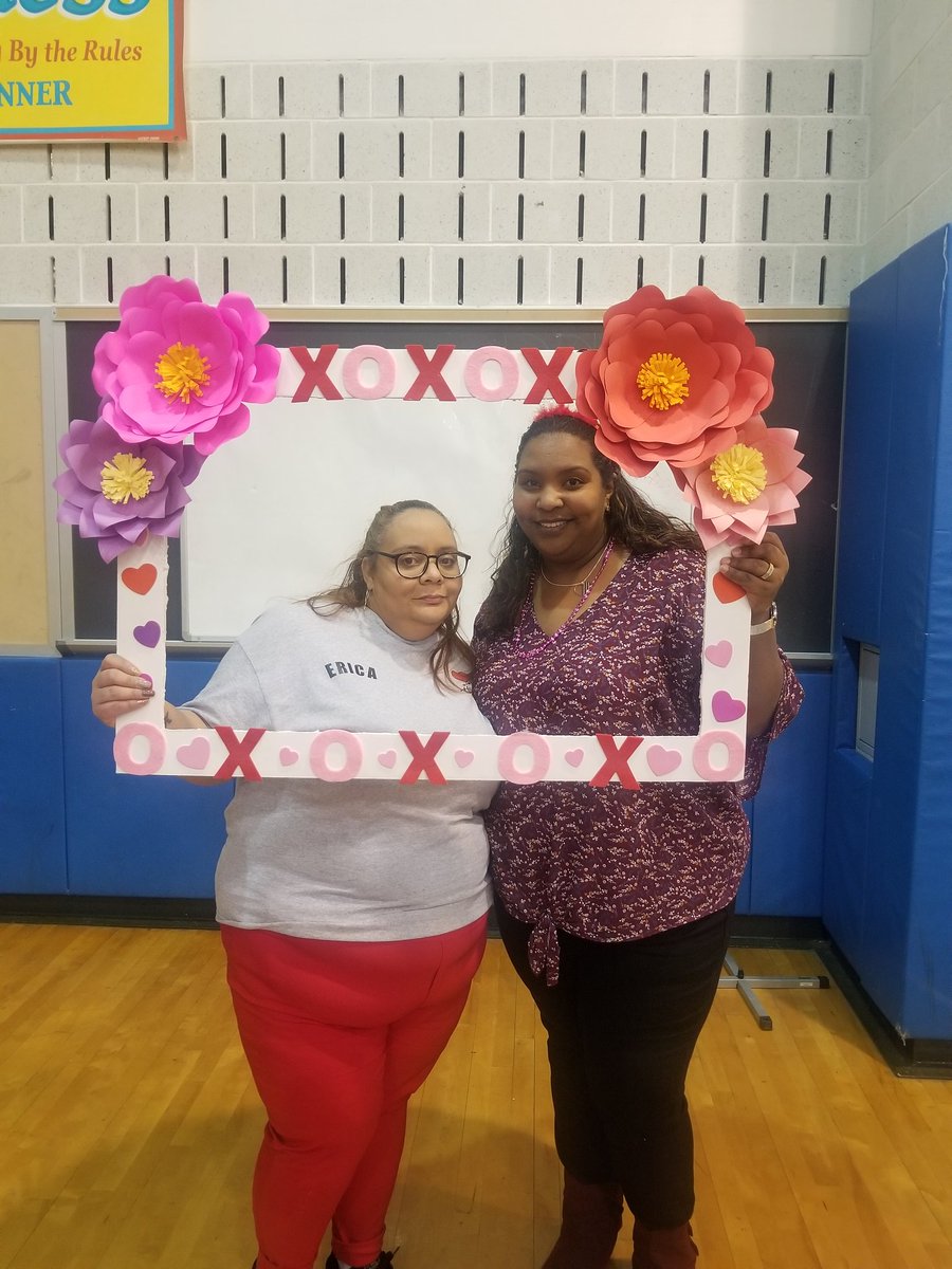FNS314's tweet photo. Heart of the Bronx Valentine's Day event #12x314 @D12SupRosado @DOEChancellor #bronxstrong #publicschoolproud #uft #dc37 #parentcoordinator #teacher #principal #schoolaides https://t.co/Cj8epVmIJT