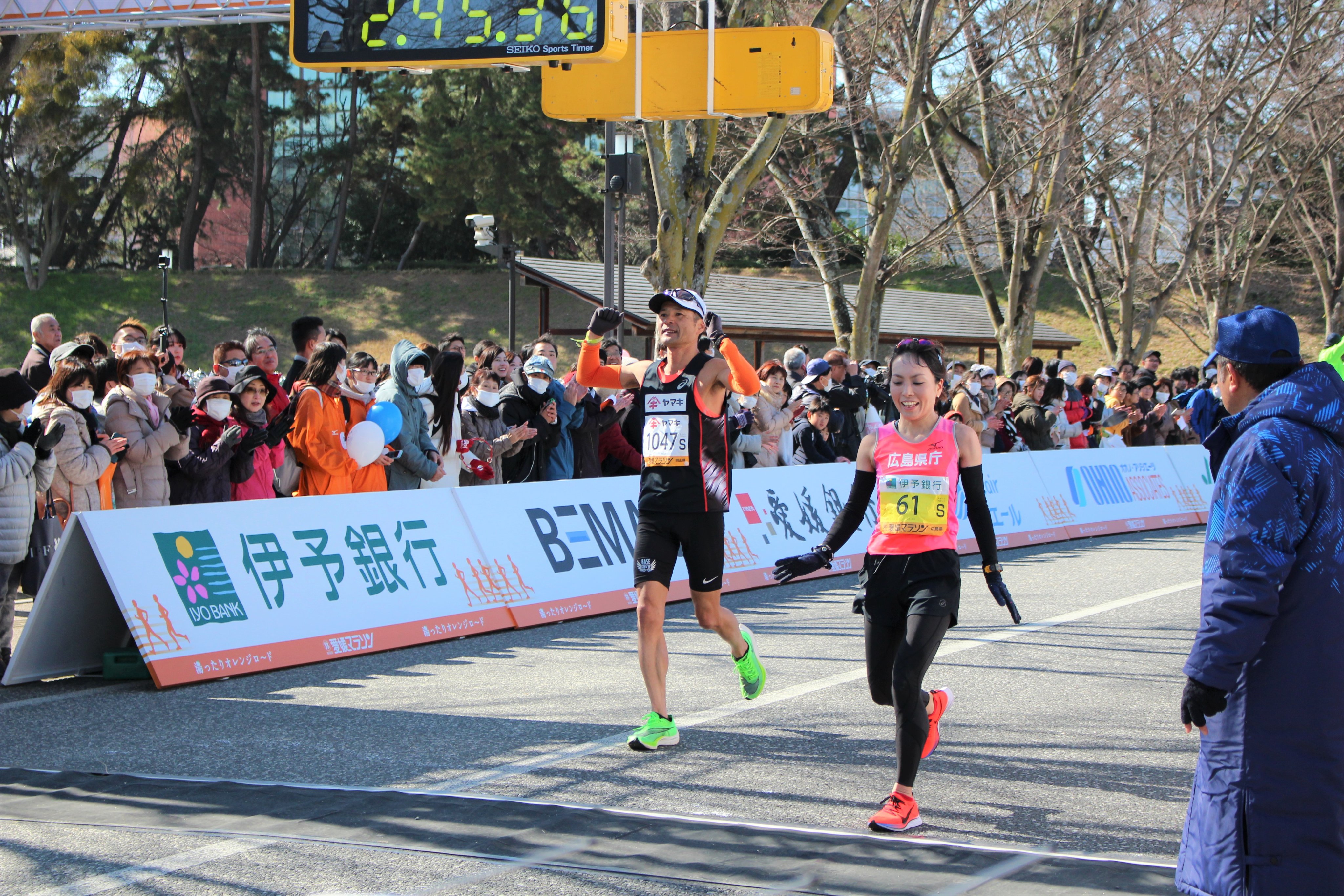 公式 愛媛マラソン 在 Twitter 上 速報 女子 ２位 筒本 恭実 選手 広島県庁ランニングクラブ 記録 2時間45分37秒 ３位 中村 瑠花 選手 小島プレス 記録2時間47分03秒 愛媛マラソン58 速報 女子 T Co Vlefucmo Twitter