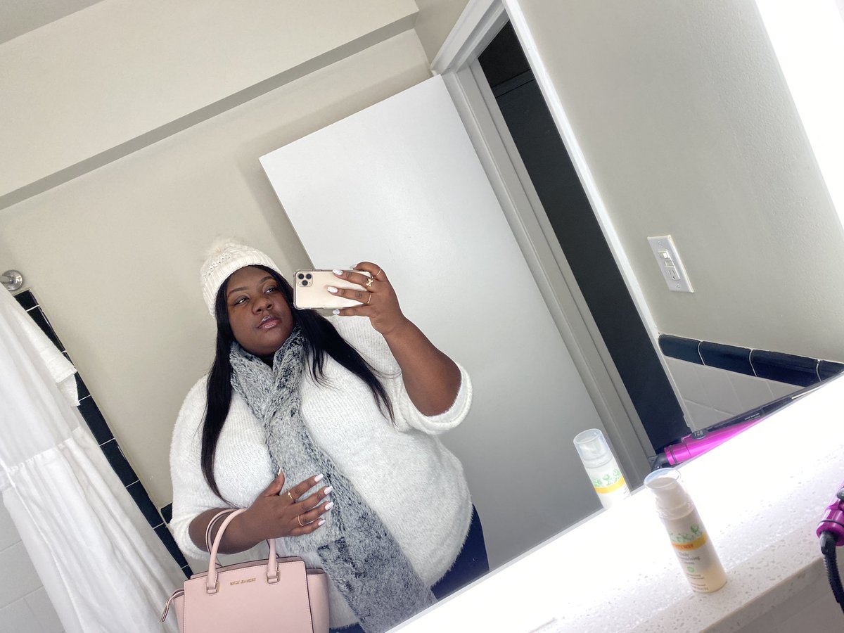 sueeme_'s tweet photo. I replay this weekend in my head all day long. #BirthdayWeekend #BeforeTheRing and #AfterMyYES ❤️
#FeelingGoodAsHell
Need to figure out how to get @lizzo and @Miguel to pull up to wedding. 🤔 https://t.co/mFIHXFnM89