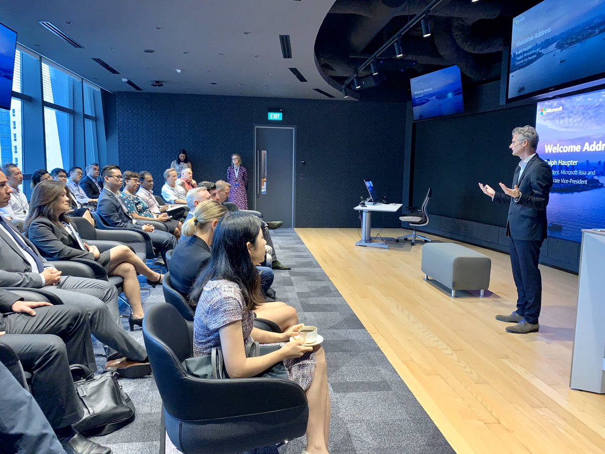 A big thank you #Analysts for spending time hearing Microsoft’s efforts in industry led co-innovation across the #Asia region @MicrosoftASIA  <a href="/mclarehenry/">Clare Henry</a> <a href="/uloeffler/">Ullrich Loeffler</a> <a href="/menon_manoj/">Manoj Menon</a> <a href="/Dane_Anderson/">Dane Anderson</a> <a href="/drchrisholmes/">chris holmes</a> <a href="/gerwang/">Gerald Wang</a> <a href="/spiffatidc/">Simon Piff</a> <a href="/ken_mellobo/">Kenneth Liew</a> and others.