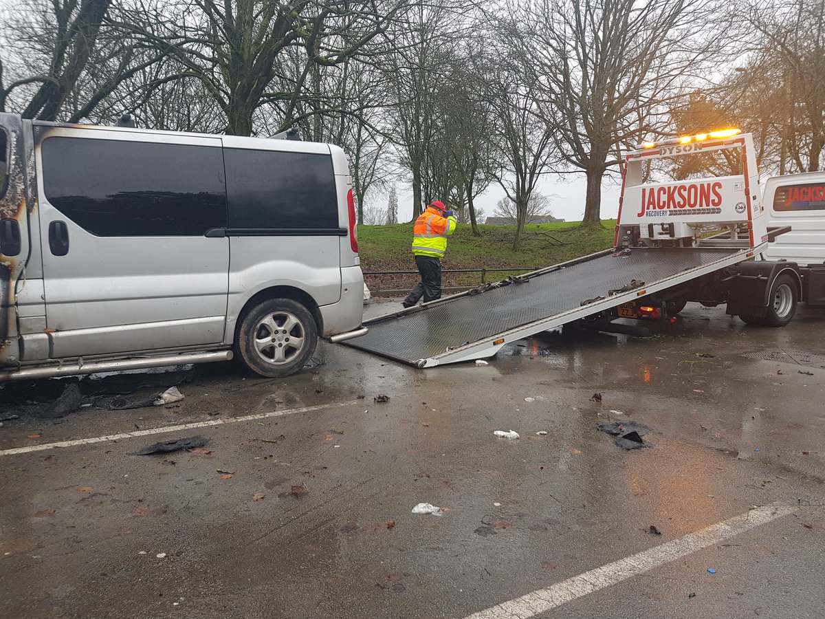 BartleyGreenWMP's tweet image. PCSO's with a stolen vehicle recovered from Ley Hill Northfield. Invest in diskloks it's a great deterrent &amp;amp; never leave your tools or work equipment in your vehicle #disklok #prevent #deter @LeeTrinderWMP