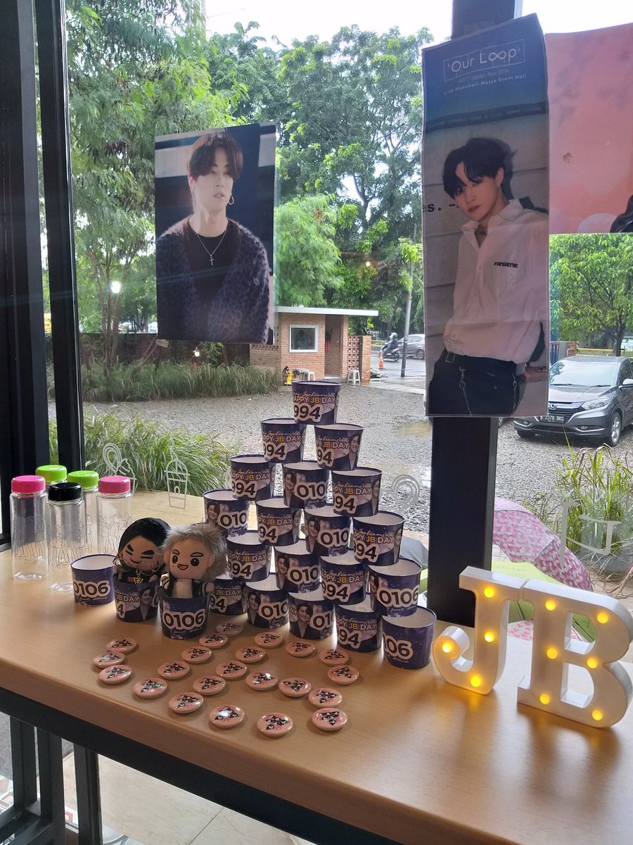 TakeMyHand_GOT7's tweet photo. Take My Hand Project Late birthday party JB x @sweetattack0106
#GOT7ย #TakeMyHandGOT7 #IThinkILoveJBDay #6YearsSpinningWithGOT7
#6thPageWithGOT7 https://t.co/5Ic4cKNy6T