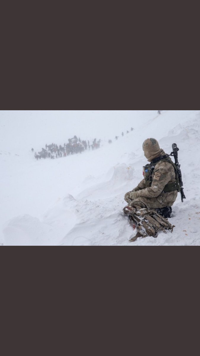 Bazen Yanarak, Bazen de Donarak Ölüyoruz ! Yaptığımız Hiçbir Görevi Gocunmuyoruz Lakin Bir Kadro Kadar değerimiz yokmu bu Ülkede ? En çok Şehit Veren TSK nın bel kemiği Uzman Çavuşlara ses verin artık <a href="/RTErdogan/">Recep Tayyip Erdoğan</a>  <a href="/dbdevletbahceli/">Devlet Bahçeli</a> #TbmmUzmÇvşlarTorbaYasaya