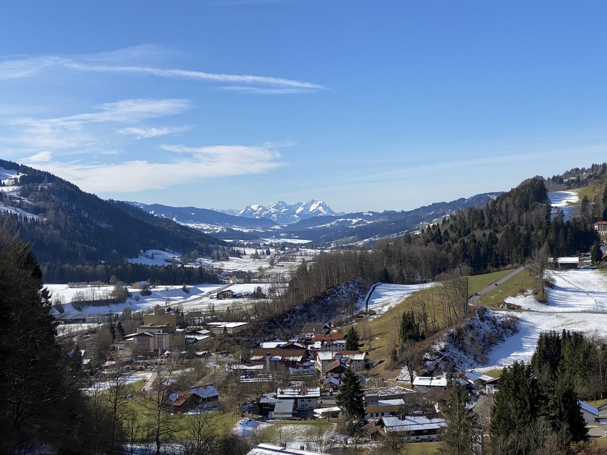Die Ruhe vor dem #Sturm #Sabine 
Blick zum Säntis #Schweiz 🇨🇭aus dem #Allgäu #dreiländereck #Austria #Deutschland #Bayern