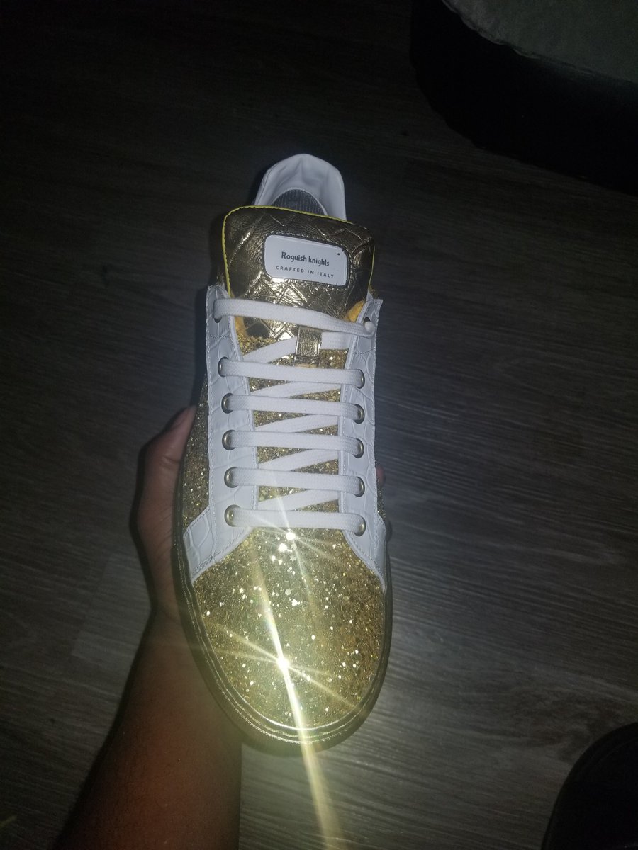 ChiefaDaMenace's tweet photo. Sneak preview of my shoes I designed , https://t.co/YrrBeXIiIU