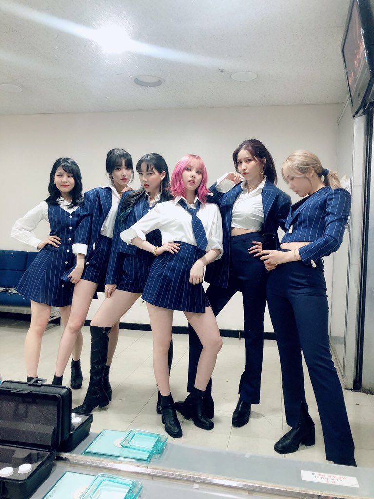 [📺 #여친Air]
완벽한 #여자친구 #GFRIEND 무대에
딱 하나 빠진 게 있대요😱
바로, 버디☘️의 힘찬 응원📣소리📣

잠시 후, 3시 40분~
#SBS #인기가요 를 보면서,
우리 함께 💯점짜리 #교차로 #Crossroads 를 만들어봐요‼️