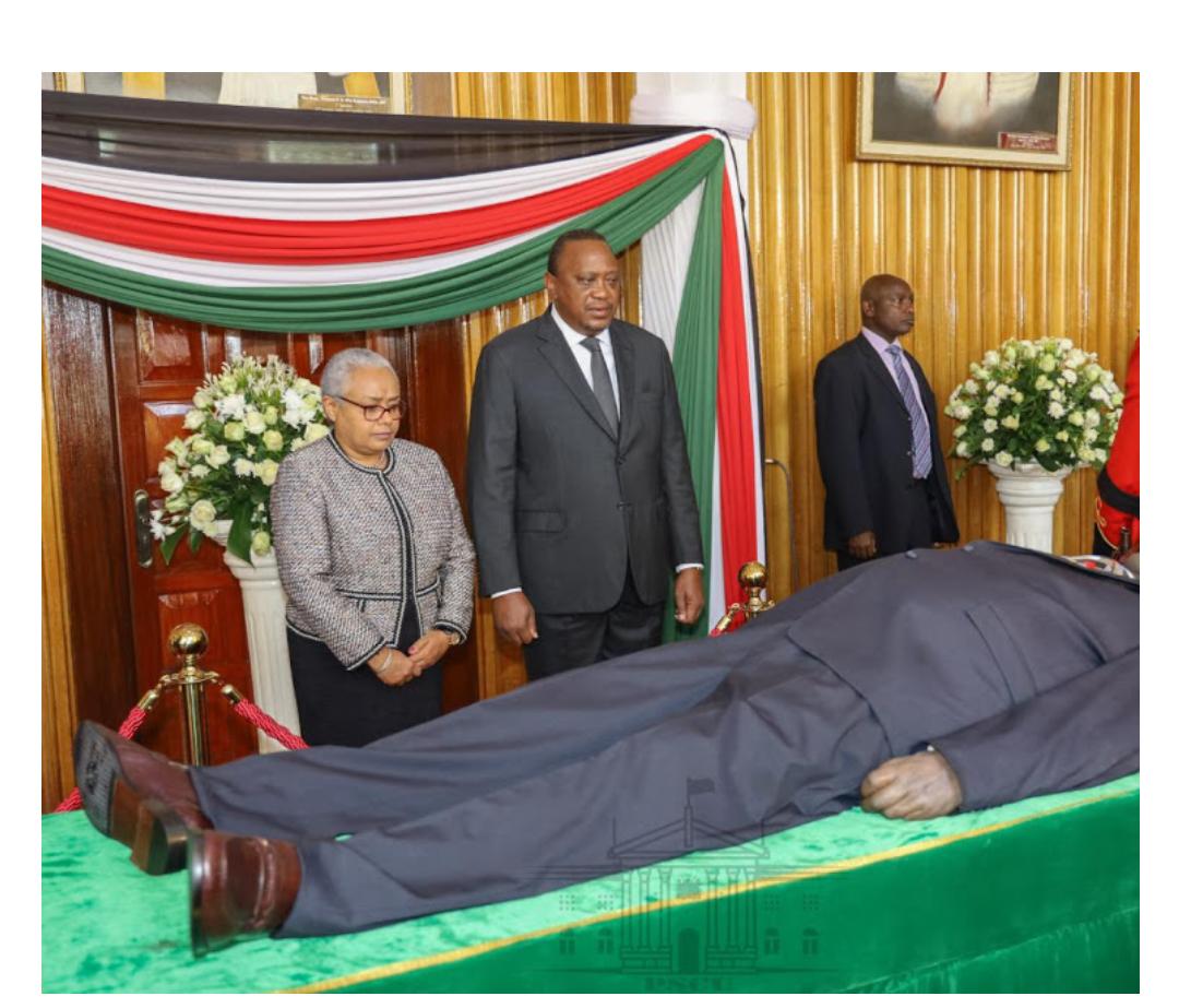 SonkoNews's tweet photo. Former Prime Minister Raila Odinga was conspicuously missing as President Uhuru Kenyatta kicked off the public viewing of former President Daniel Moโs body at parliament buildings in Nairobi on Saturday, 08 Feb 2020. #DanielMoi #RailaOdinga #UhuruKenyatt https://t.co/Wz80OCl1H2 https://t.co/gRpWdtyQGz