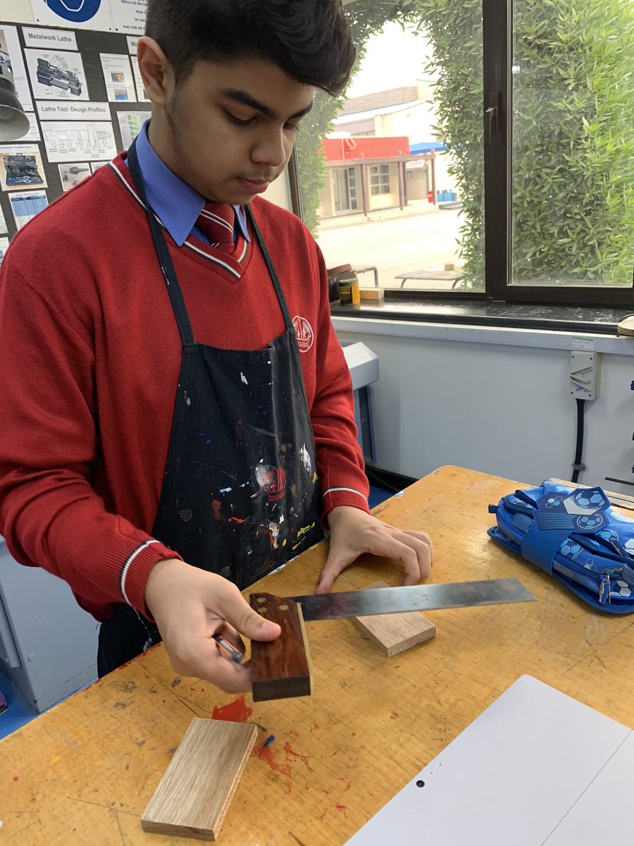 StChrisDT's tweet photo. ##StChrisYr9 did not take long getting stuck into the practical work this morning, creating some excellent comb joints as a practice for there up and coming project @StChrisDT @stchrisbahrain #innovation #dtchat #edu #woodworking https://t.co/EDuMt0WhrG