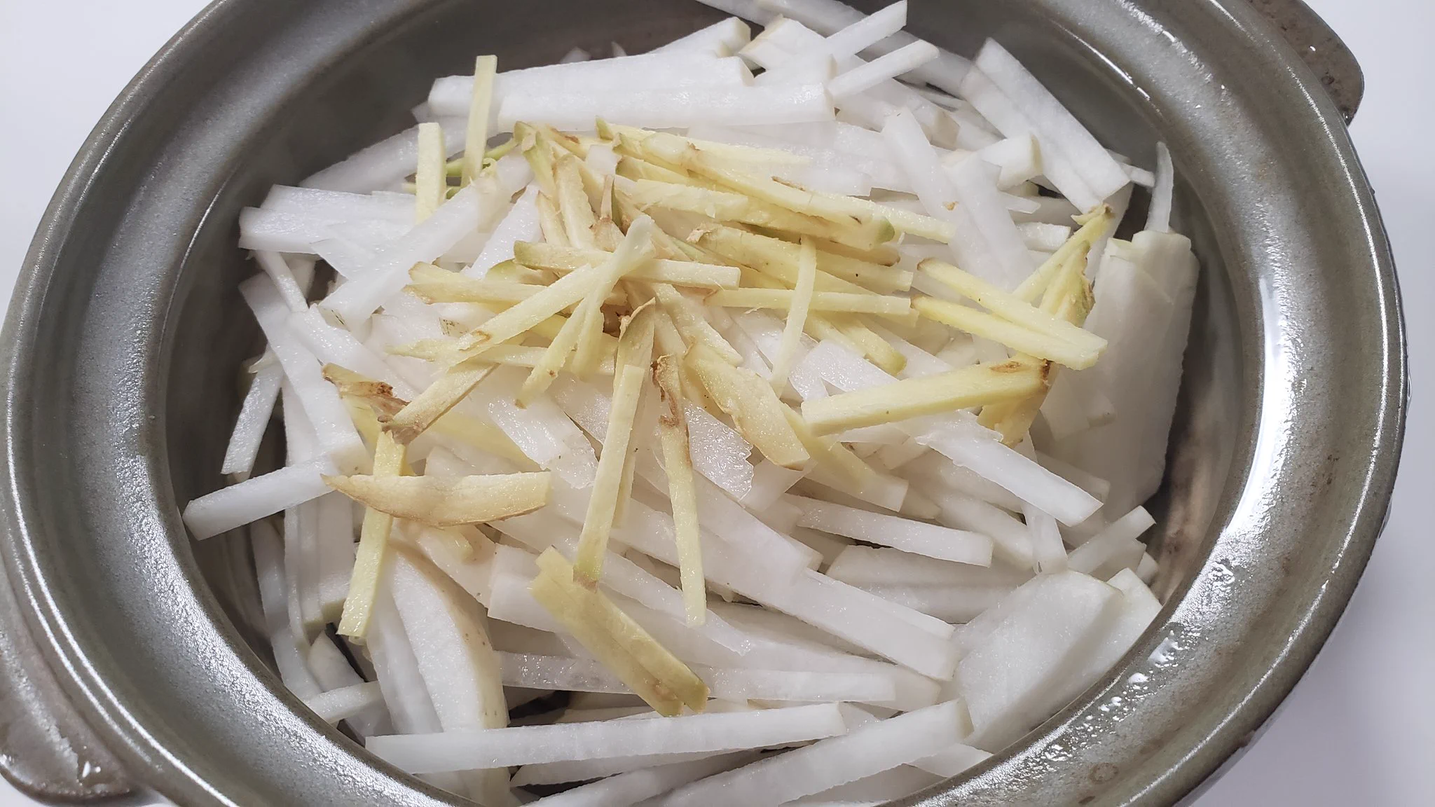 大根たっぷりで美味しそう･･･！今の時期にこそ作って欲しい「無水千切り大根鍋」のレシピ！