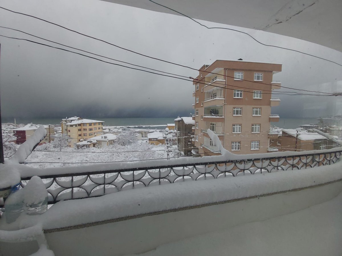 iskenderbl's tweet photo. Dek oluşumu ve gelişi #Görele #Seaeffect @Afet_Tehlikesi  @Meteorolog37 @Meteoroloji999 @OrcunBostanci @havaninotlari @HavaForum @EryTurk54 @Exodushv 09/02/2020 Görele Merkez 50 cm kar ❄️🌨️☃️ https://t.co/Y7dieJwiEs