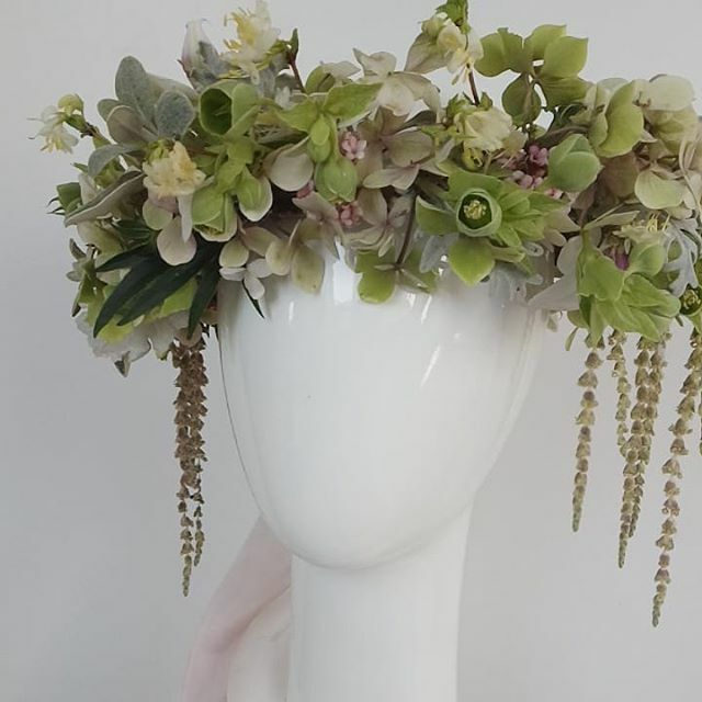 Geisha floral crown
•
#weddingcrown #flowerpower🌸 #bridetobe #weddingday #bridalflowers #flowercrownbride #flowercrown #prettypetals #hydrangea #hydrangeacrown ift.tt/2H5tBE3