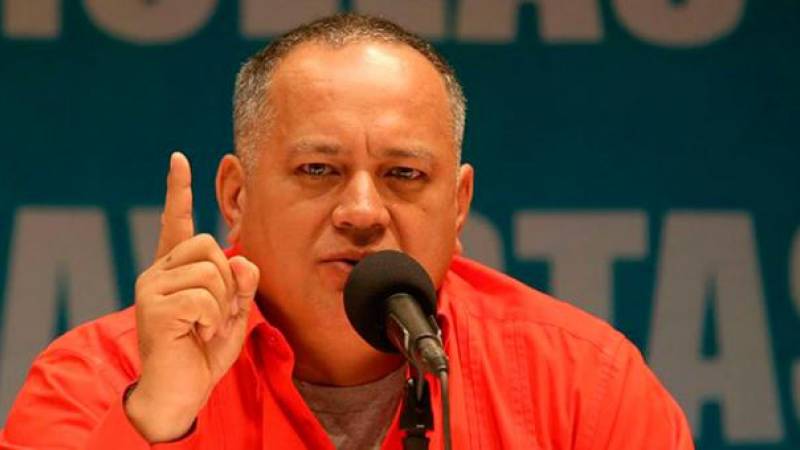 ConElMazoDando's tweet photo. ¡Con más Revolución! Así hay que responder ante los ataques contra la Patria (+Cabello) https://t.co/mwu3wNjuP9  #FebreroDeDignidadYRebeldia https://t.co/Z1BzF9QTWe