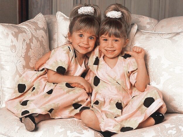 Herbert twins. леа роуз и ава мари клементс в платье. рене и элиша герберт инстаграм. близнецы сестры олсен.