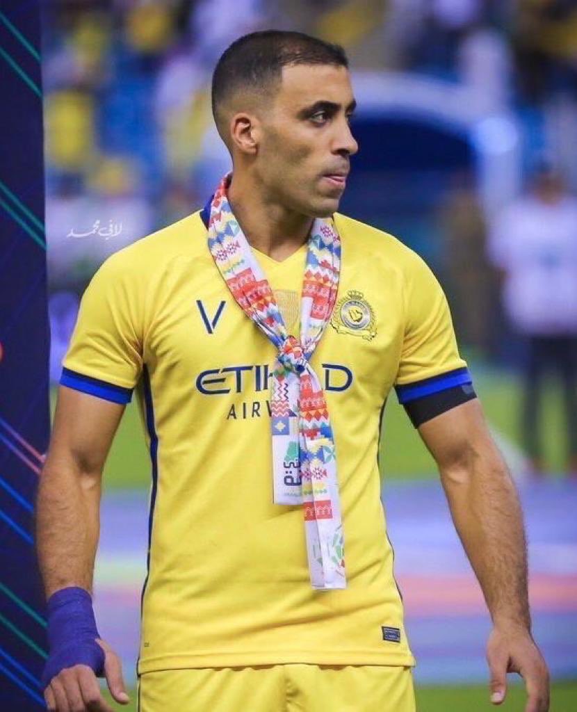 Ppetroosi6's tweet image. #النصر_زعيم_وعميد_الانديه
خليني اشوف احد يعترض😎