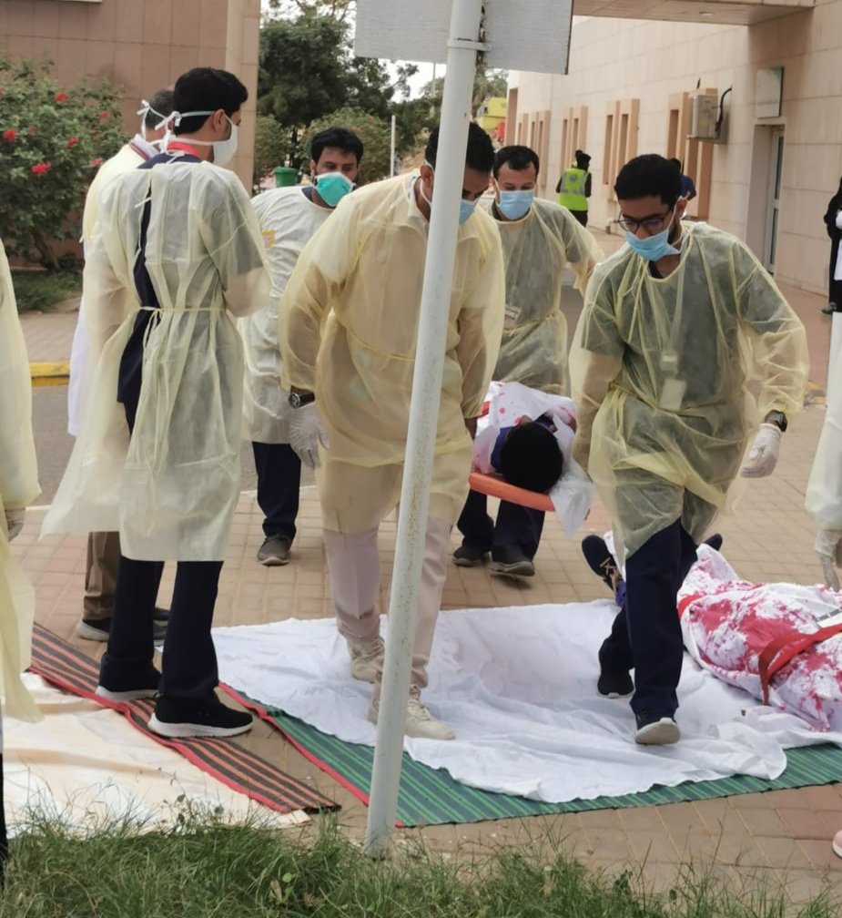 rnajazan's tweet image. فريق الدعم التمريضي السريع يشارك في فرضية انهيار مبنى بمستشفى الامير محمد بن ناصر..نفذتها إدارة الطوارئ والأزمات بصحة جازان بالتعاون مع المستشفى..