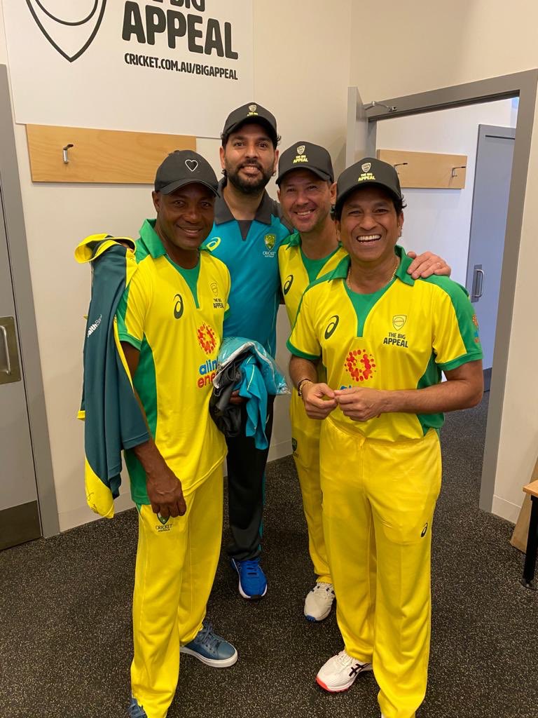 EQUvffQU8AA2Kub?format=jpg&name=medium