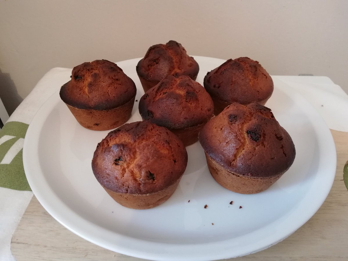 ellessors's tweet image. Mini Cakes maison. Aux Raisins et Glaçage au Kirsch…..