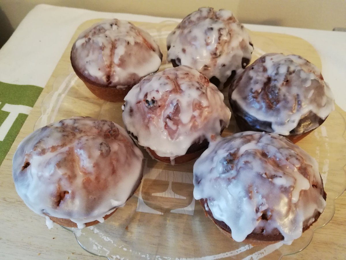 ellessors's tweet image. Mini Cakes maison. Aux Raisins et Glaçage au Kirsch…..