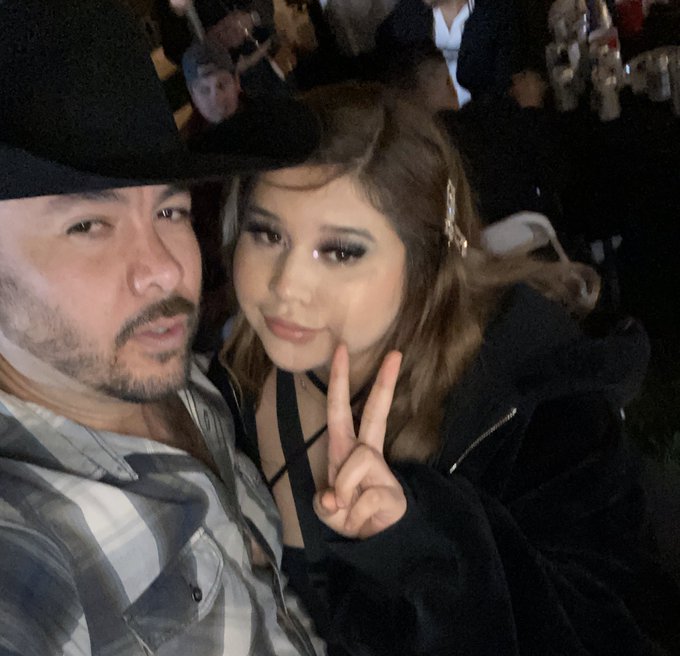 Omg I met my first cowboy friend https://t.co/VYqFXGZcLa