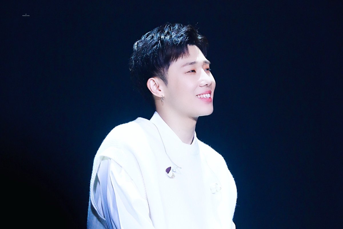 primavera0428's tweet photo. 200209 #성규 HQ https://t.co/QorCFX7gWe