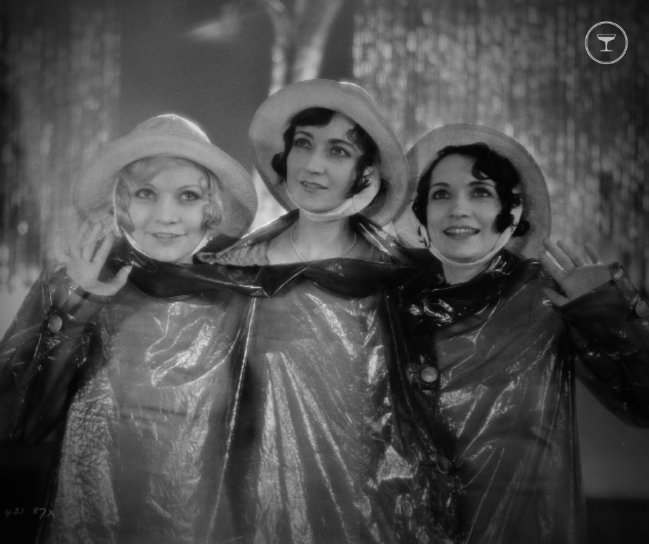 Evening tipples @ Bourne &amp; Co. Cocktails???...

...Let's go! ☂️☂️☂️ 

Open from 18:00 - 02:00, Just a few doors up from the Raddison Blu Hotel 🗼 ... Suffolk St, Queensway.

#Stormycocktails #StormCiara #Bourneandco #OldFashioned