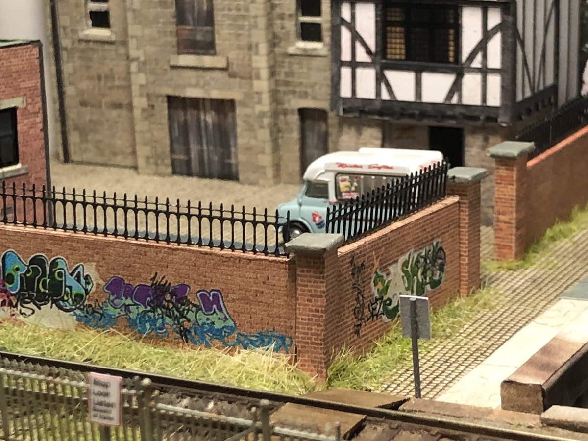 N_Amberfield's tweet photo. Wall top railings added #detailmatters #NGauge #EasternDock https://t.co/YsGB4hi7pO