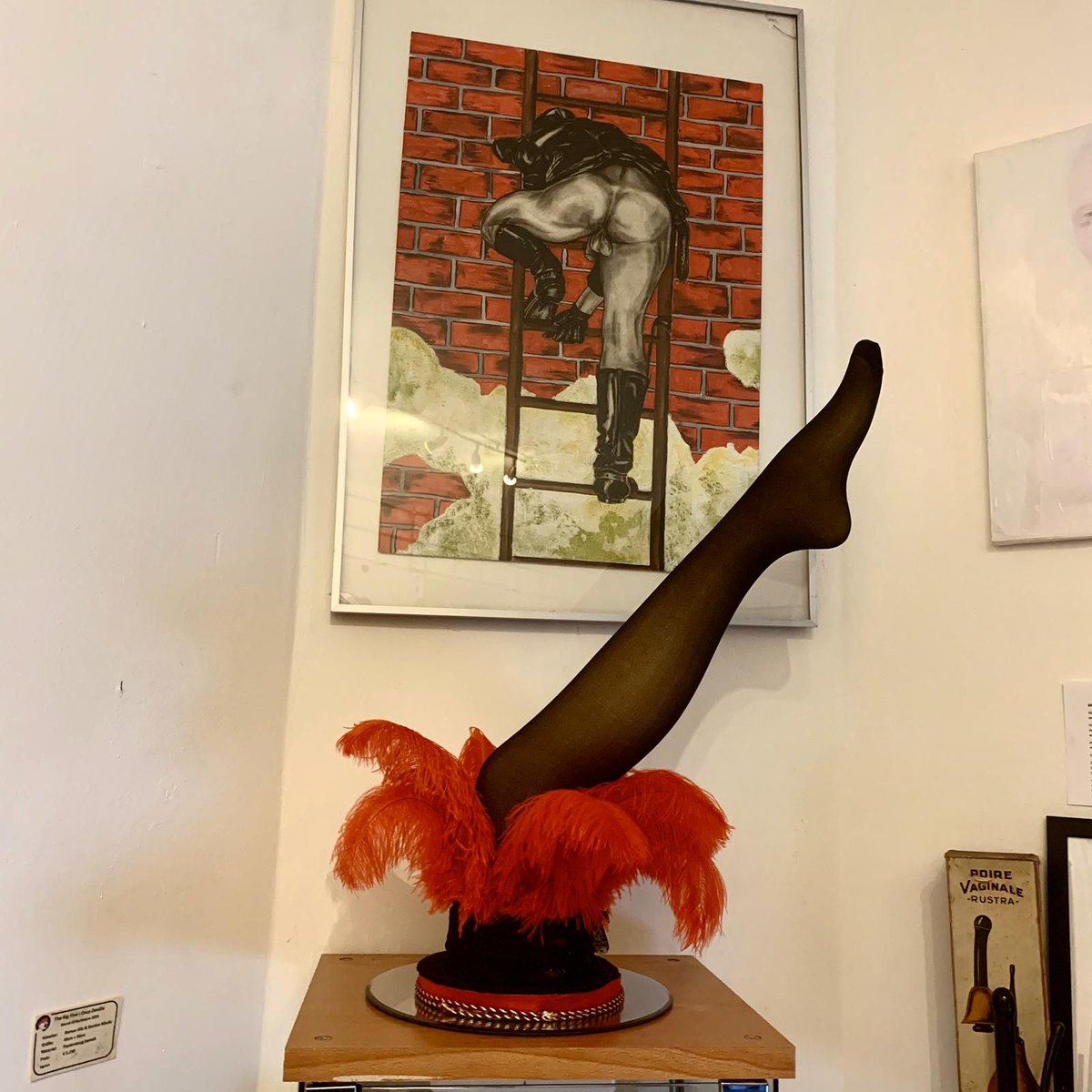 Ein Kunstwerk vom Maler Klaus Drittner. Wahnsinn!😍 
.
.
.
#eroticartmuseum #eroticart #smart #sm #bdsm #erotichamburg #erotikkunst #erotisch #kunsthandwerkhamburg #kunst #kunsthandwerk #hamburg #hamburgart #hamburgkunst #klausdrittner #malerei