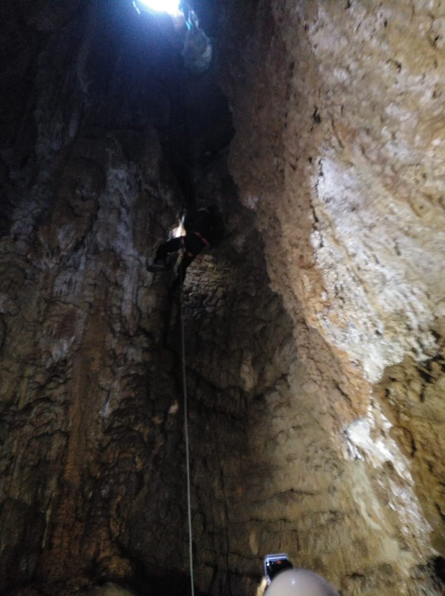 UecPrat's tweet photo. Segona jornada del curs d'espeleologia. Això mola "mazo". I aviat curs d'escalada.

En breu totes les fotos a https://t.co/QQVmkqYdVt

No dubteu en seguir les nostres activitats i calendari a la web. https://t.co/OKlhk3xip9