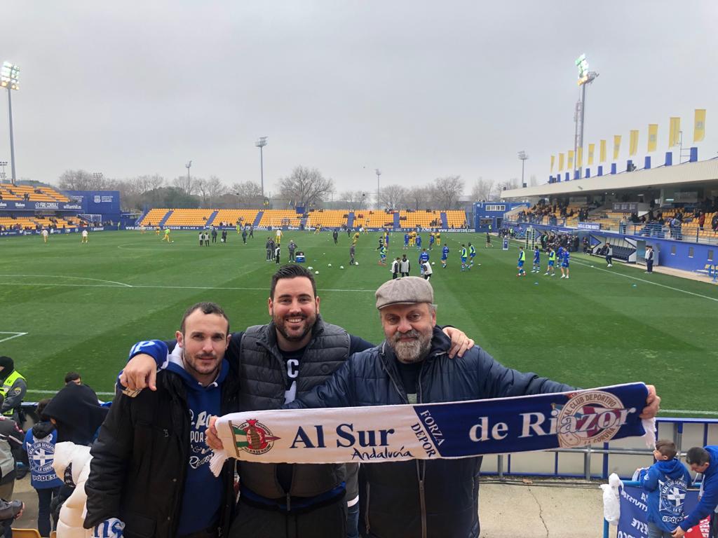 SurdeRiazor's tweet photo. El fondo de Santo Domingo de tiñe de blanquiazul poco a poco. #ASDR1920 https://t.co/FMJcbLdRmh