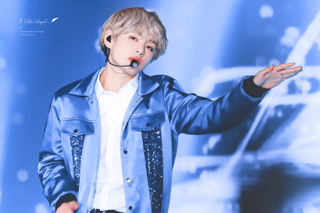 VLikeAngel's tweet photo. 171225 SBS🇰🇷

Snow doll❄️

#태형 #뷔 #V #TAEHYUNG #BTSV  #KimTaehyung #김태형 #テテ #BTS   #방탄소년단뷔 @BTS_twt https://t.co/ScizyoysCq