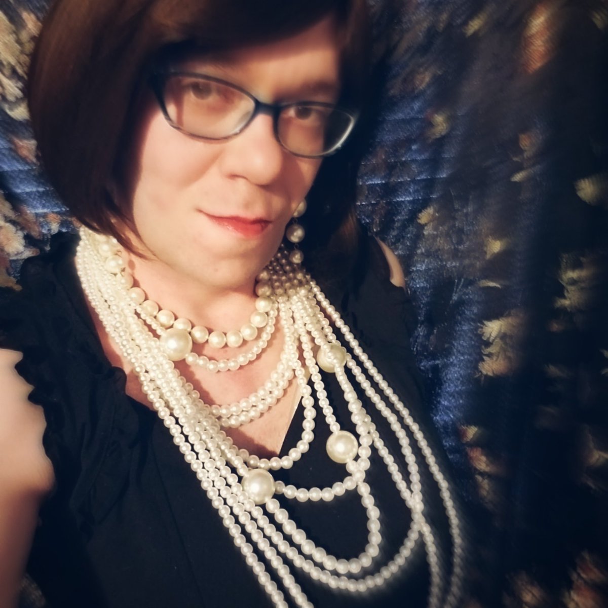 ThatStilettoGal's tweet photo. If I gave u diamonds and pearls
Would u be a happy boy or a girl
If I could I would give u the world
But all I can do is just offer u my love
.
.
#pearls #newpearls #cd #crossdresser #transgirl #transgender #prettygirls #prettyinpearls #mtf #prince #princelyrics https://t.co/7wDhYQKl6J
