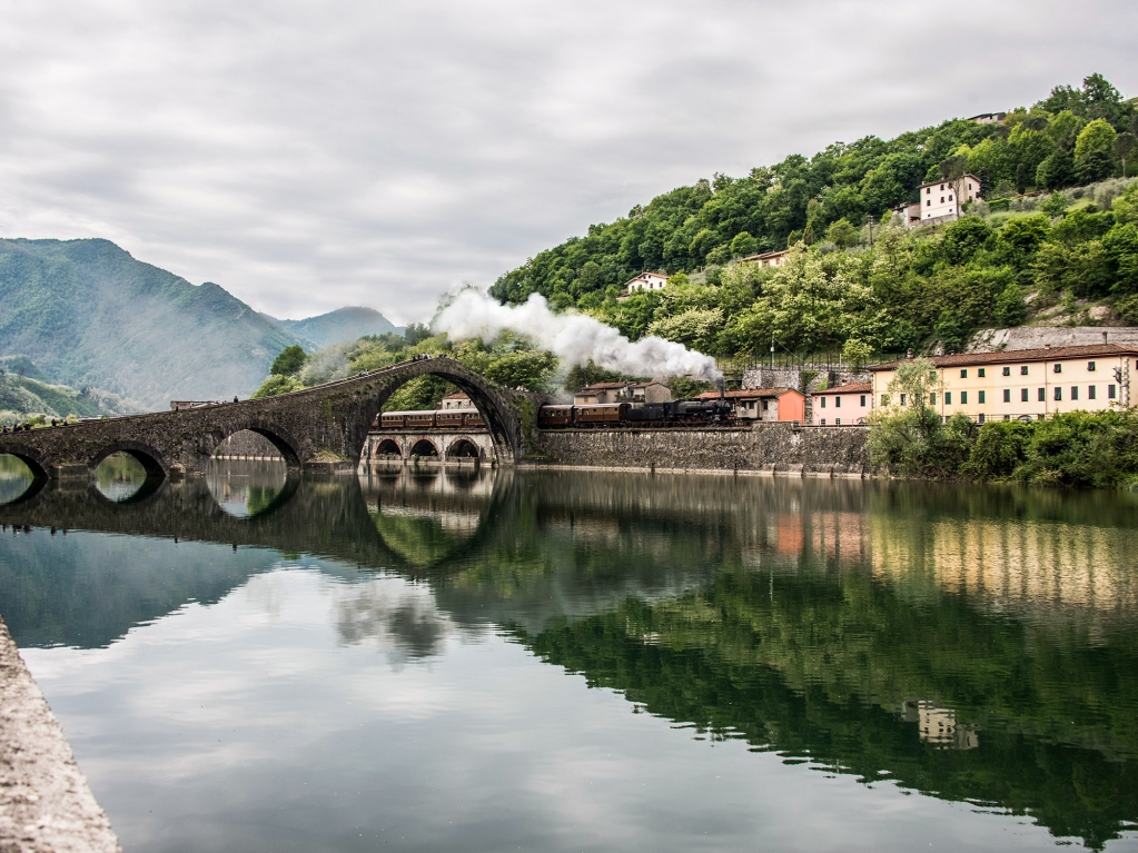 Il Gruppo FS Italiane a #CosmoBikeShow2020 per promuovere le iniziative volte allo sviluppo del #turismo slow e sostenibile, valorizzando il trasporto in #treno storico per visitare alcuni tra i luoghi più affascinanti d'Italia 😍🛤⁣⁣ 🚂

📍 @pressVRfiere 
📆 15-16 Febbraio