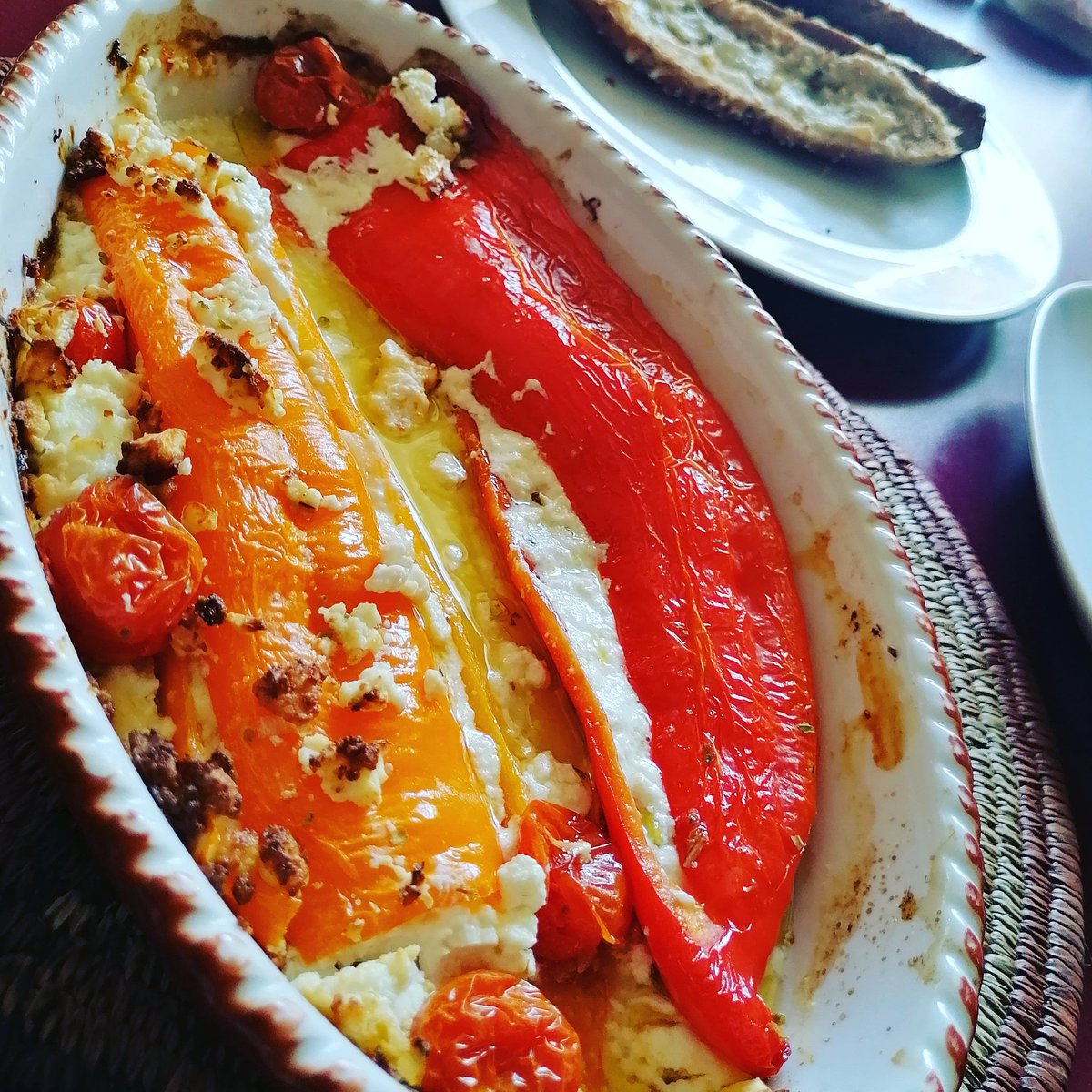 hertenfels's tweet photo. Time for a healthy delicious meal 😊 Collecting power ups for the next Studio session.#greekkitchen #drumandbass #musicproducer https://t.co/8qlOd2YUl1
